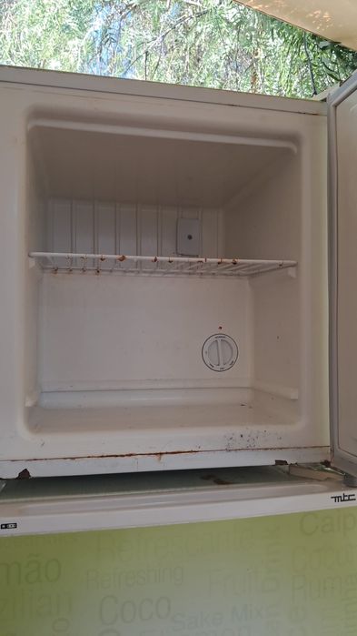 Frigobar e mini freezer