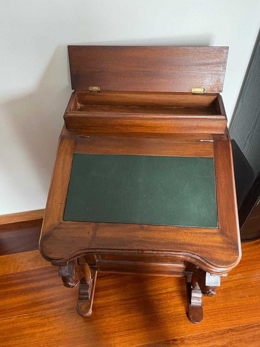 Escrivaninha Davenport