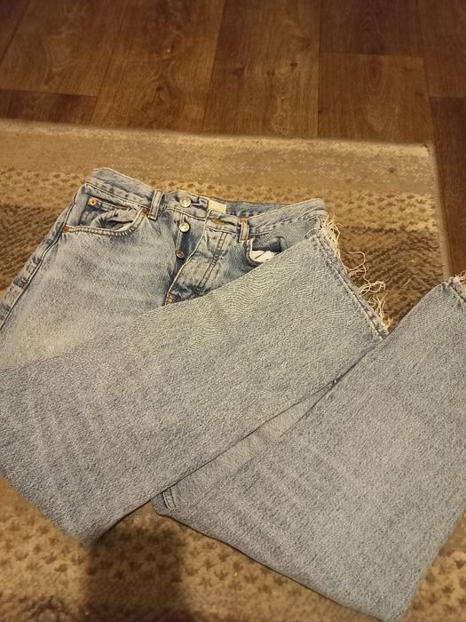 Продам джинсы женские М