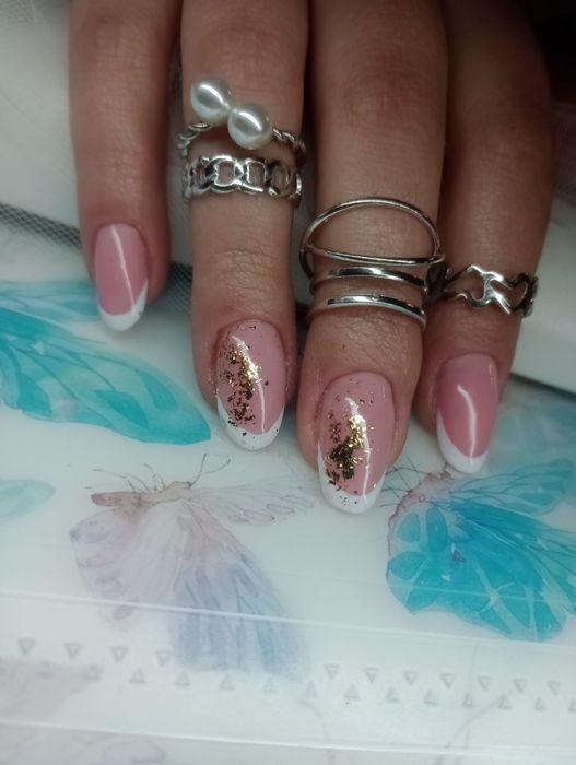 Paznokcie hybrydowe, żelowe