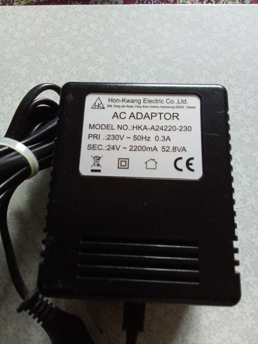 Блок питания AC adapter.