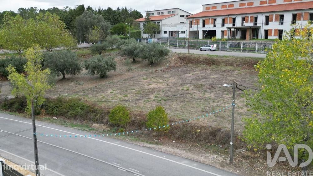 Terreno para construção em Souselas e Botão