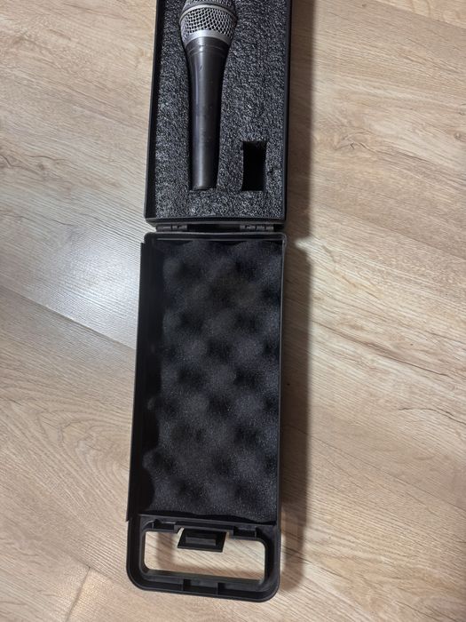 Динамічний мікрофон SAMSON Q8, ручний, у кейсі