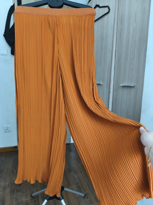 Plisowane spodnie h&m m szeroka nogawka
