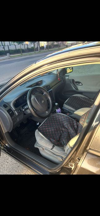 Авто Рено лагуна