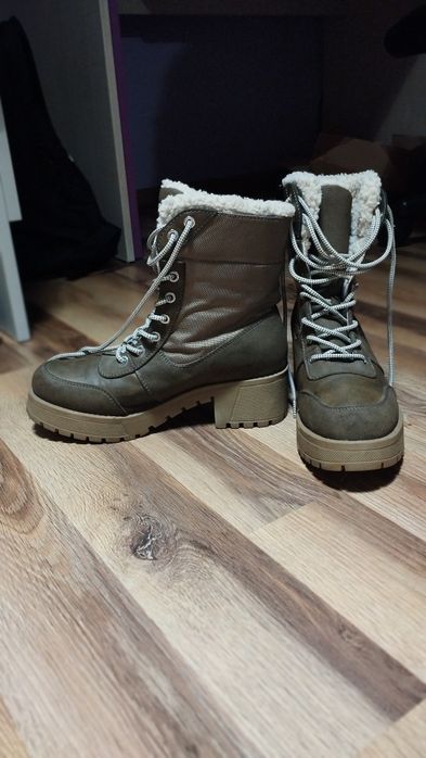 Buty trapery na obcasie