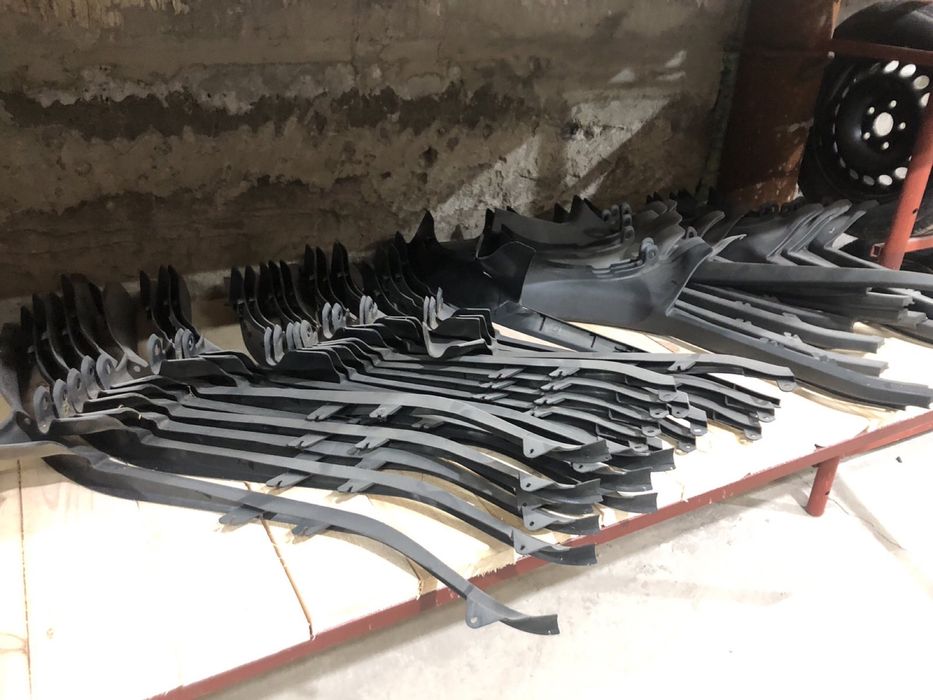 Обшивка багажника пластик салона  Шкода Октавия А5 А7