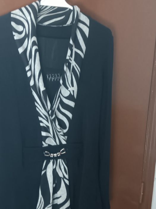 Camisola preta muito bonita