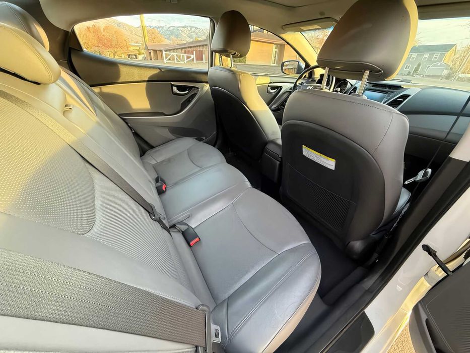 Hyundai Elantra Limited      2015