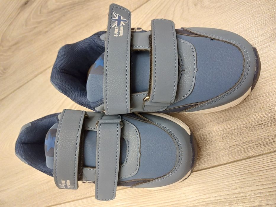 Sportowe buciki na rzep