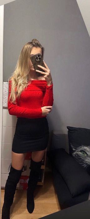 Bluzka z odkrytymi ramionami