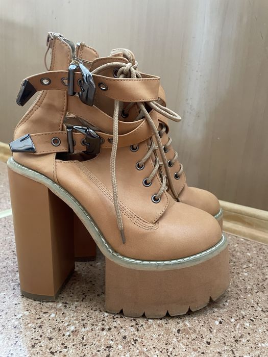 Ботильоны на каблуке на платформе