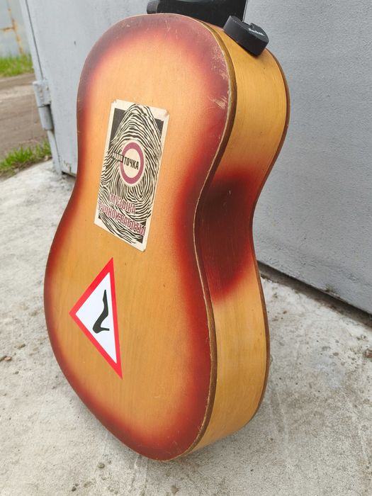 Продам  б/у  гитару