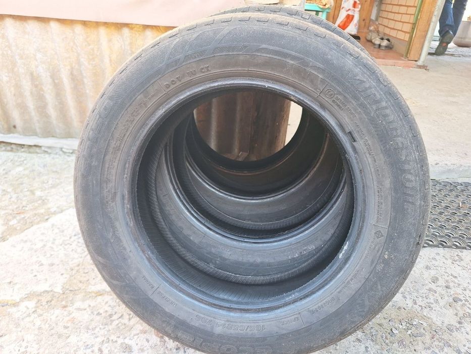 Продам Bridgestone 165/65R14(4) покрышки