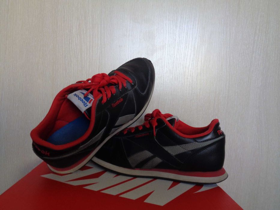 REEBOK obuwie sportowe 40,5/26 skóra naturalna.