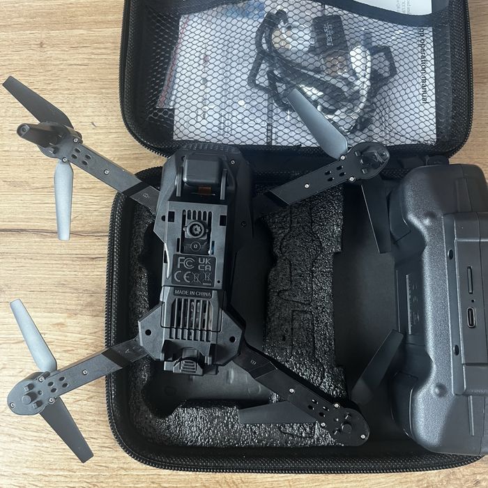 Дрон е88 з двома камерами в повній комплектації