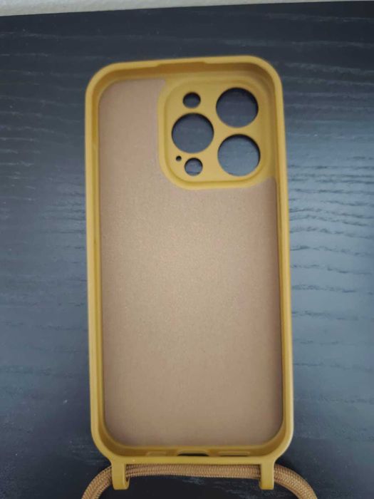 Capa MagSafe com Cordão Crossbody – iPhone 15 Pro | Castanha