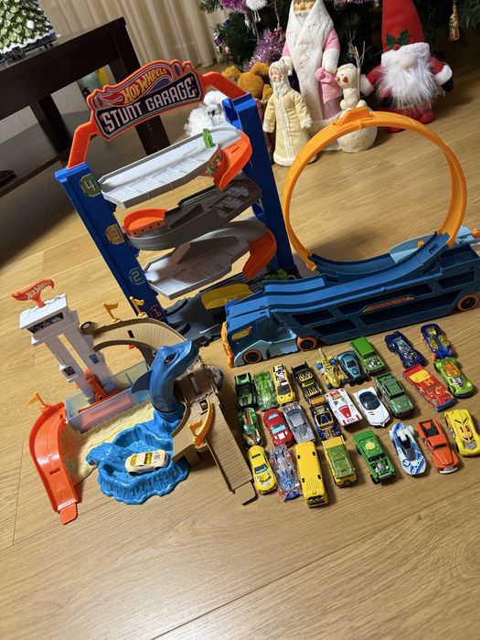 Ігровий набір Hot Wheels Гараж для трюків.