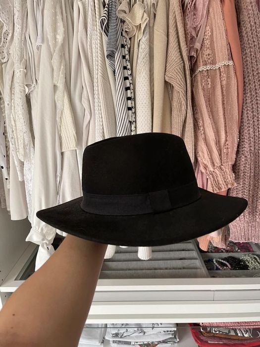 Czarny wełniany kapelusz h&m wełna