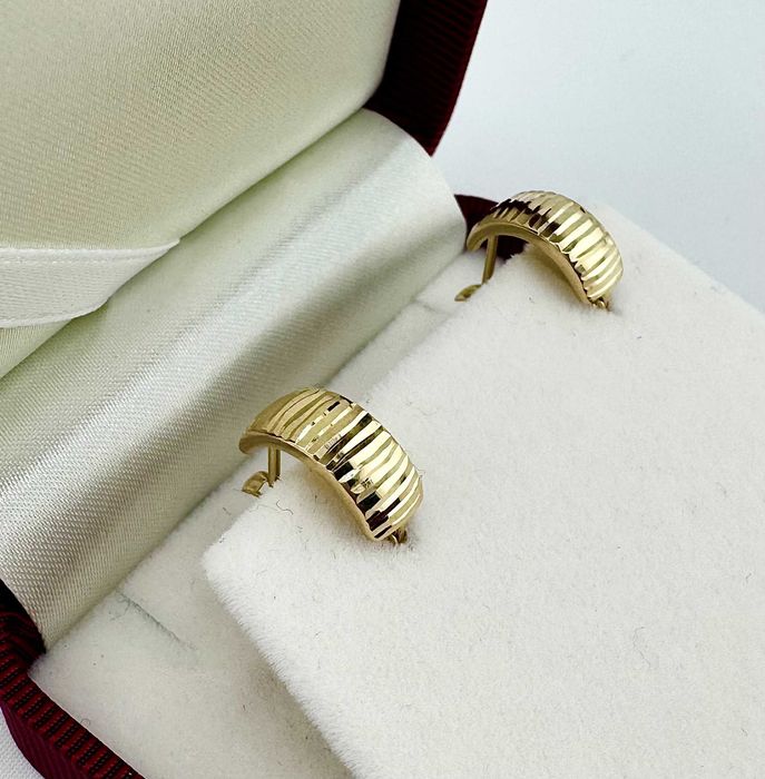 Urocze złote kolczyki 1,53g PR.585 14K dł. 1,5cm