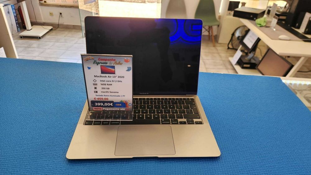 MacBook Air 13" 2020 | Intel Core i5 | 16GB RAM | 250GB SSD