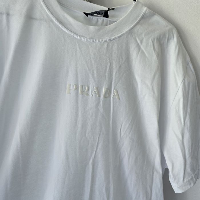 T shirt  prada m L