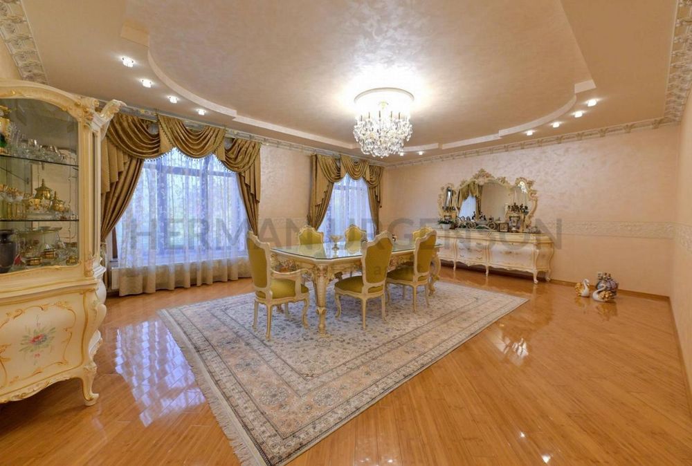 Продаж будинку 404 м.кв / 22 сотки / Минай