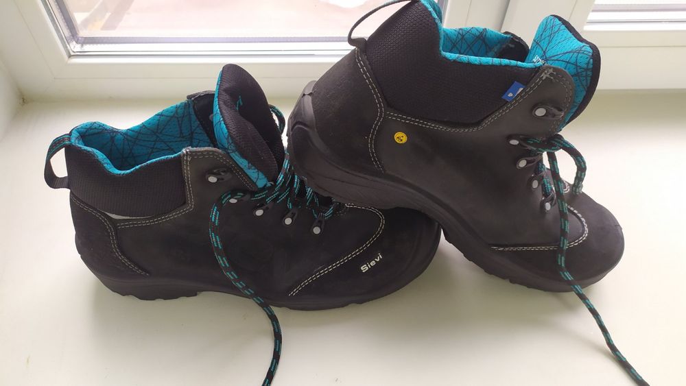 Кросівки робочі Sievi. 44 розмір. НОВІ