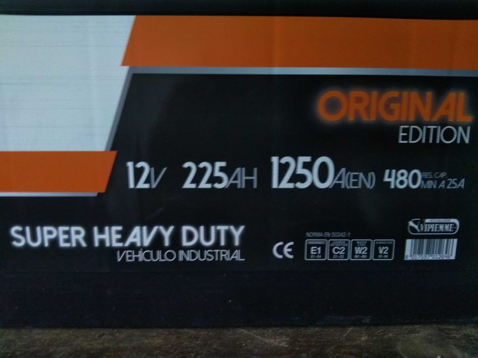 Bateria NOVA camião máquinas etc.