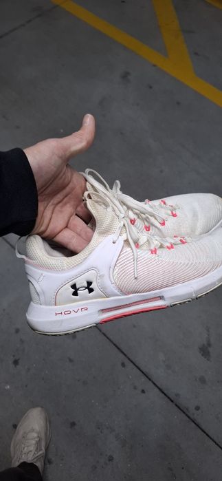 Sapatilhas Under Armour, tamanho 40,5, mulher, em ótimo estado