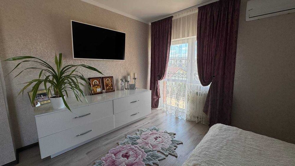 Продаж 2 поверхового будинку з гаражем і ділянкою 16сот (Біла Криниця)