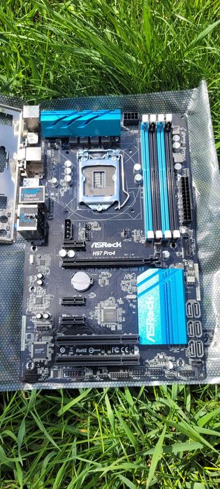 Материнская плата s1150  ASRock H97 Pro4  4 slots DDR3 рабочая !