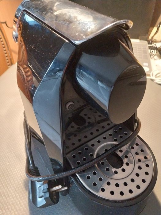 Maquina cafe capsulas kfta  como nova