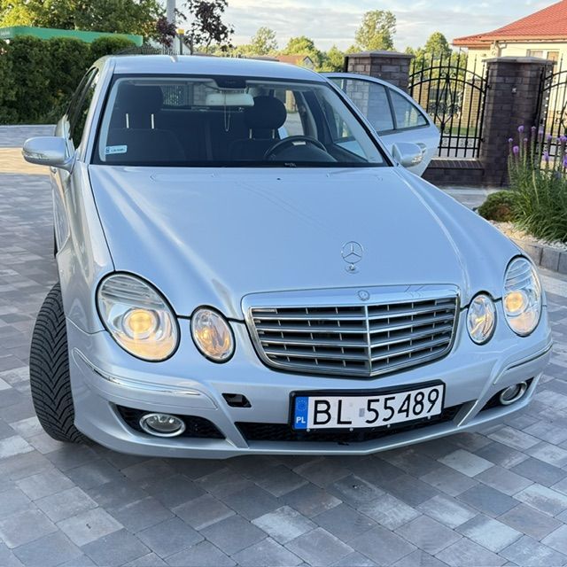 Mercedes-Benz Klasa E Auto stan BDB.