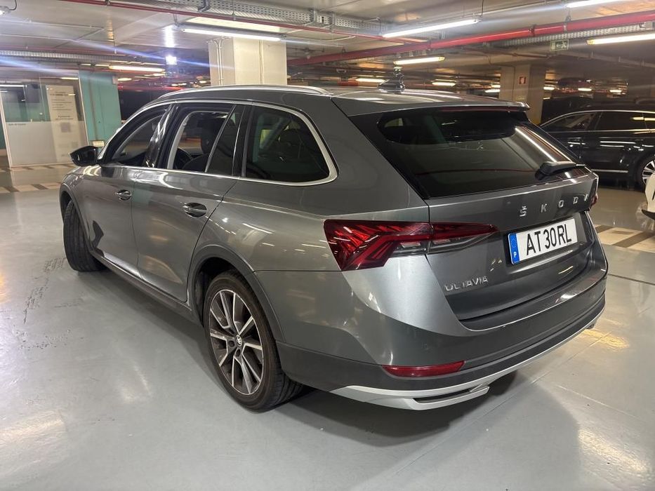 Skoda Octavia Break 2.0 TDI Scoutline foto 2