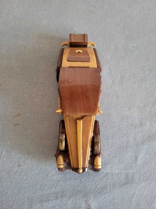 Carro em Madeira