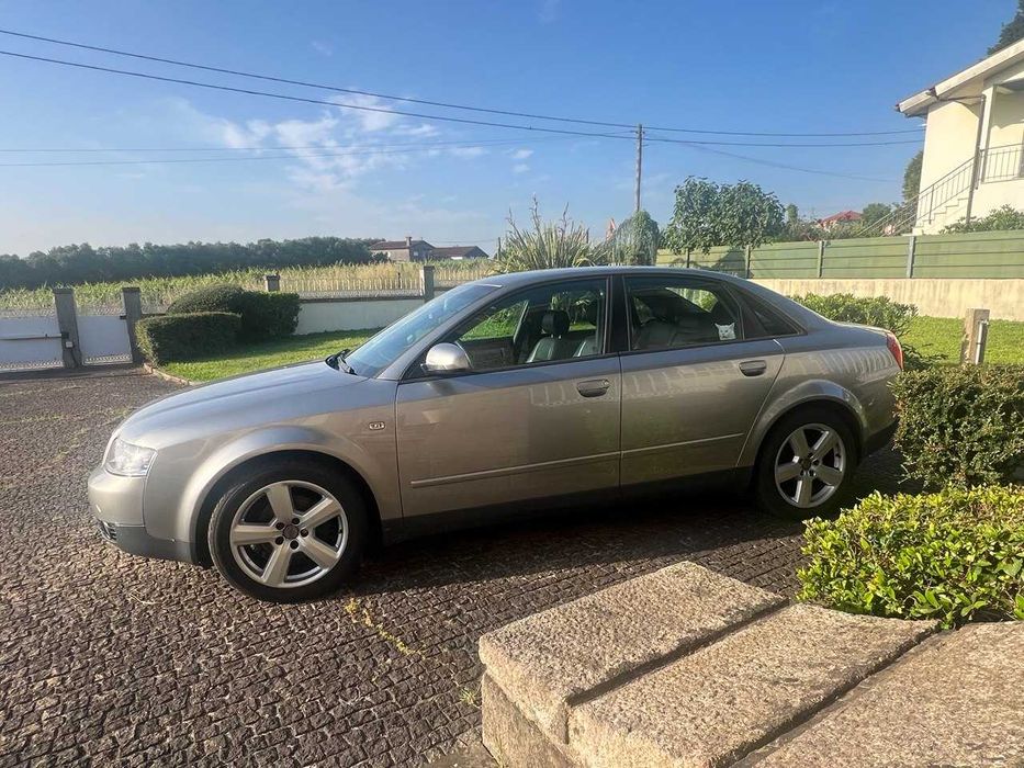 Carro Audi A4 1.9 TDI ano 2003