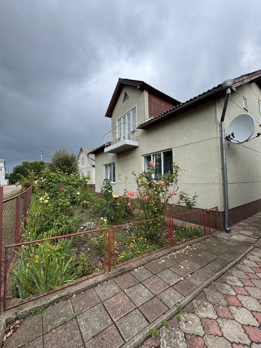 Продам комфортний будинок в затишному районі(Газове)