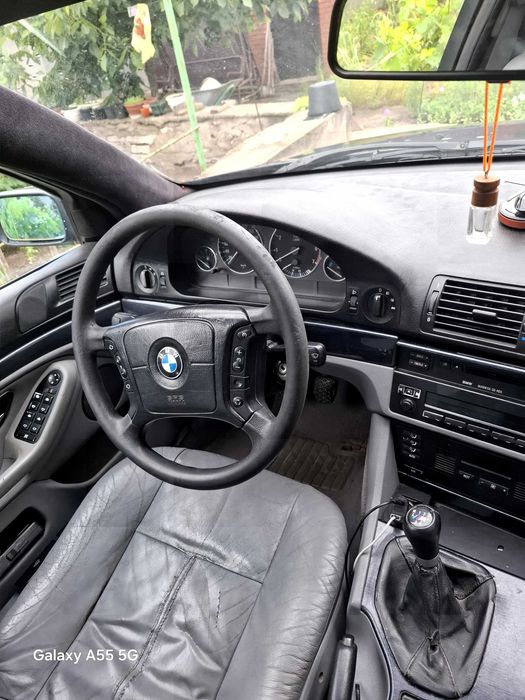Авто Бмв е39 2.5 бензин