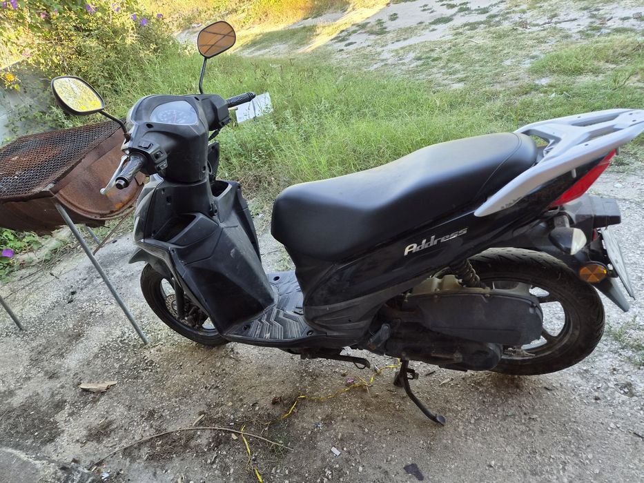 Vendo mota Suzuki
