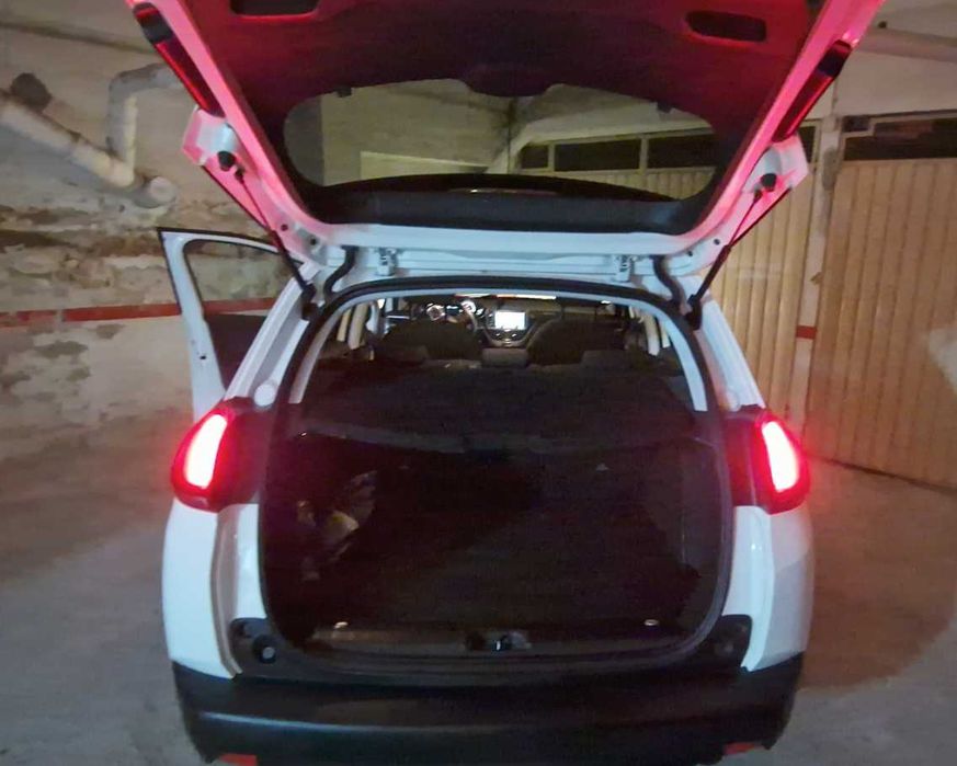 Peugeot 2008 1.2 PureTech Style • 2018 • Apenas 36.300 km • Impecável