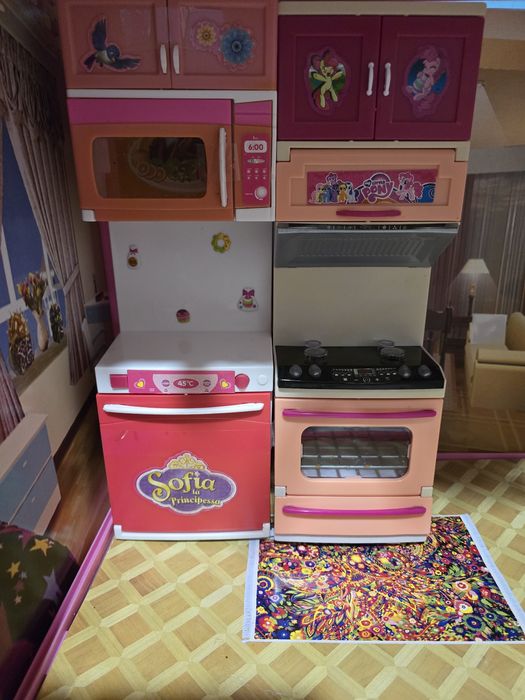 Кухня детская, свет звук подойдёт для Барби и других