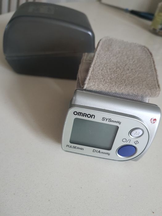 Тонометр Omron Rx-1 на запястье. Замечания  к манжете.