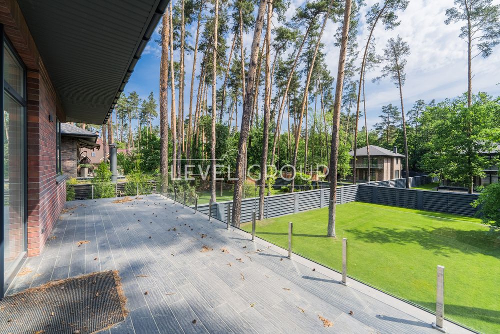 Будинок 250м. у котеджному містечку. Ліс! Козин! 10 соток!