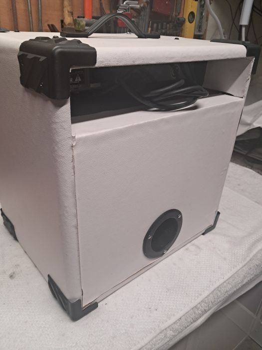 Amplificador de baixo crate bx25