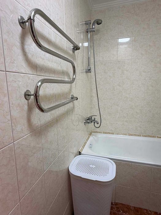 продаж 1км квартири великої площі