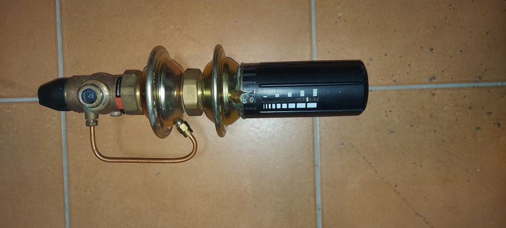 Sprzedam siłownik Danfoss VF2 oraz regulator różnicy ciśnień Danfoss