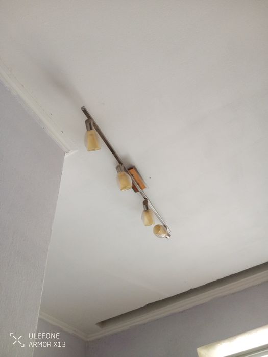 Продам  Люстру .