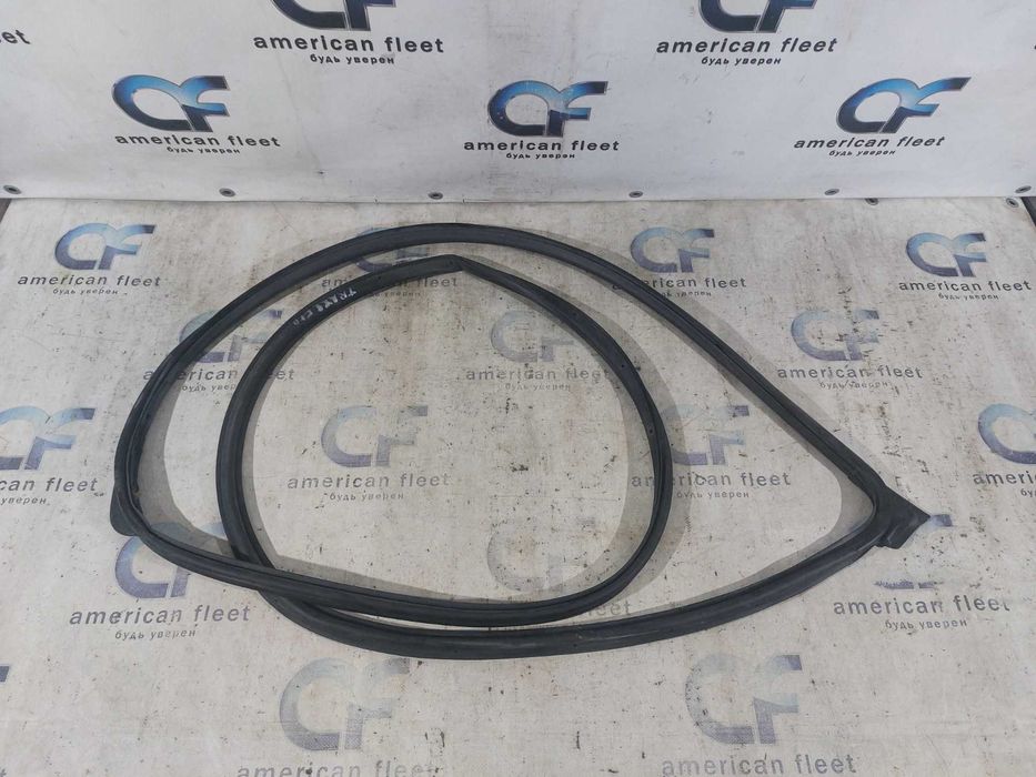 Chevrolet Trax 2018 Уплотнитель двери задней / передней