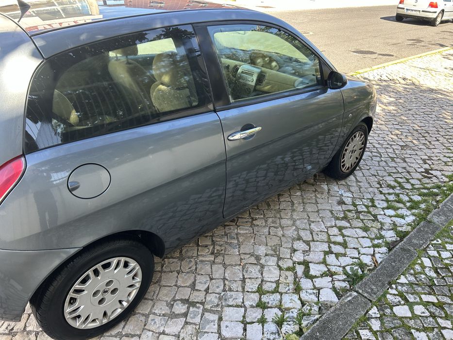 Lancia Ypsilon 1.2 16v argento